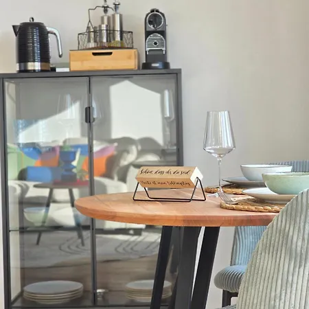 Design I 1-Zimmer-Apartments I Klimaanlage I Boxspring I Parkplatz شقة